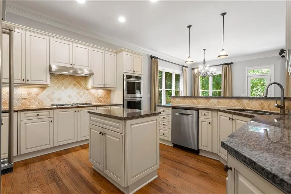 289 Forest Valley Court, Sandy Springs, Georgia 30342, 5 Bedrooms Bedrooms, ,5 BathroomsBathrooms,Residential,Sold,289 Forest Valley Court,6888587