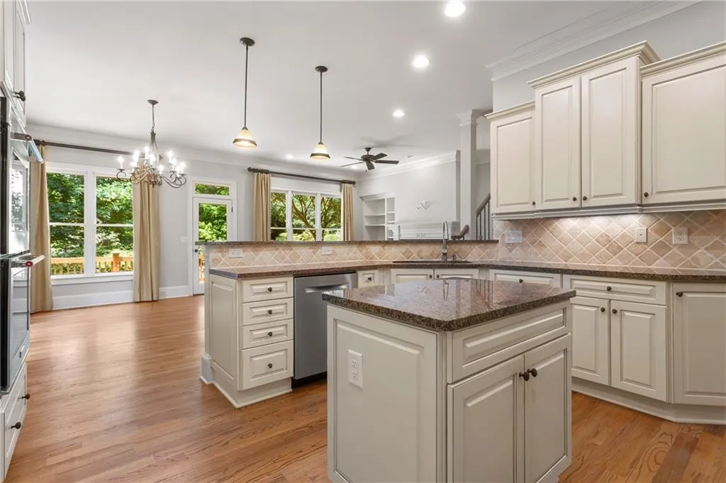 289 Forest Valley Court, Sandy Springs, Georgia 30342, 5 Bedrooms Bedrooms, ,5 BathroomsBathrooms,Residential,Sold,289 Forest Valley Court,6888587