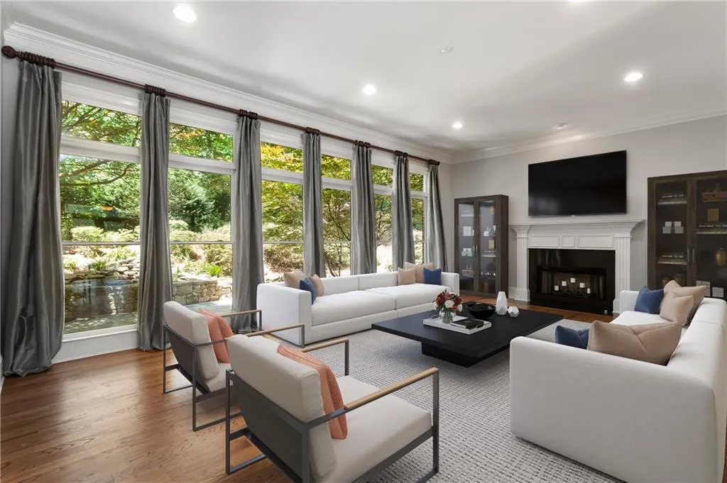 289 Forest Valley Court, Sandy Springs, Georgia 30342, 5 Bedrooms Bedrooms, ,5 BathroomsBathrooms,Residential,Sold,289 Forest Valley Court,6888587