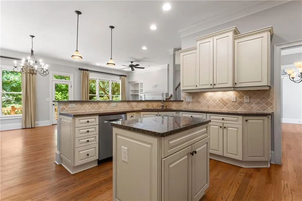 289 Forest Valley Court, Sandy Springs, Georgia 30342, 5 Bedrooms Bedrooms, ,5 BathroomsBathrooms,Residential,Sold,289 Forest Valley Court,6888587