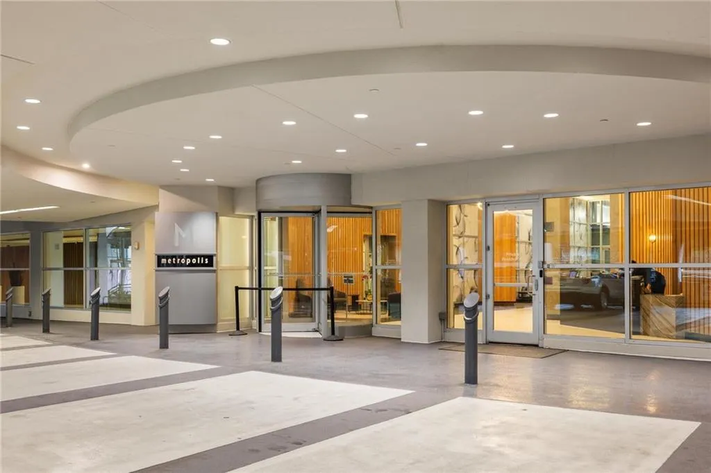 943 Peachtree Street Ne Unit 1413, Atlanta, Georgia 30309, 1 Bedroom Bedrooms, ,1 BathroomBathrooms,Residential,For Sale,943 Peachtree Street Ne Unit 1413,7644302
