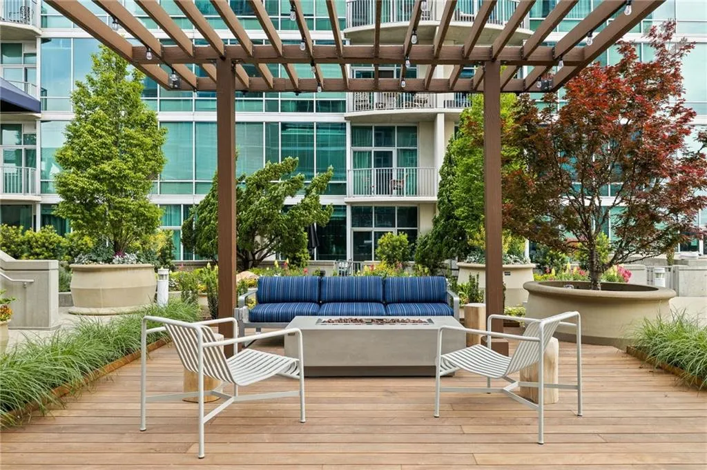 943 Peachtree Street Ne Unit 1413, Atlanta, Georgia 30309, 1 Bedroom Bedrooms, ,1 BathroomBathrooms,Residential,For Sale,943 Peachtree Street Ne Unit 1413,7644302
