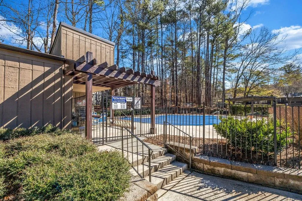 901 River Run Drive, Sandy Springs, Georgia 30350, 2 Bedrooms Bedrooms, ,2 BathroomsBathrooms,Residential,For Sale,901 River Run Drive,7720271