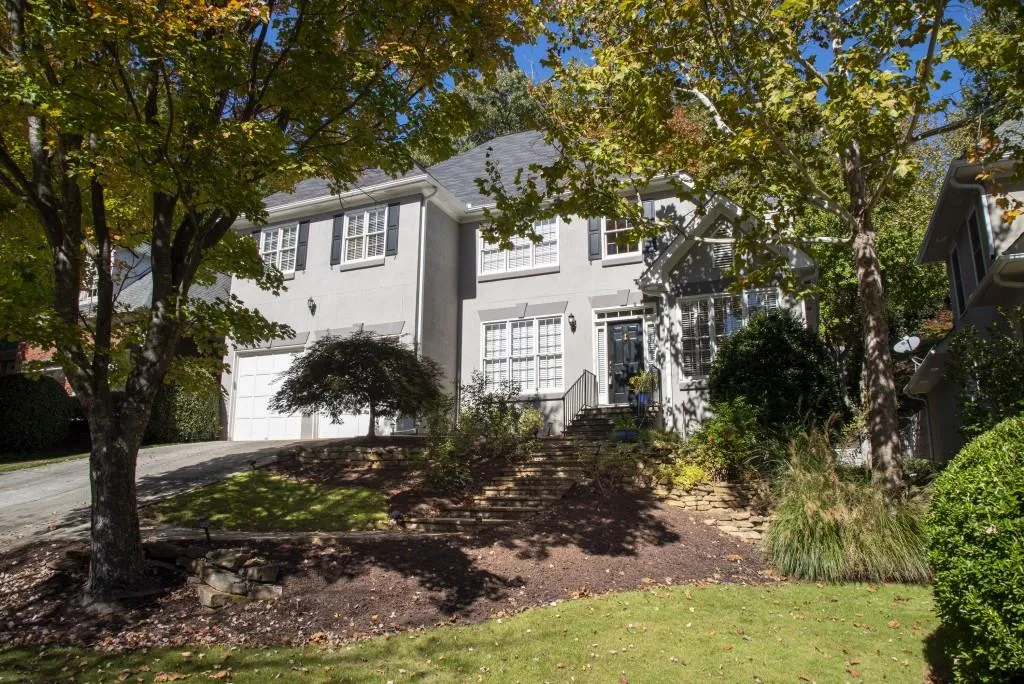 325 Ledgemont Court, Atlanta, Georgia 30342, 5 Bedrooms Bedrooms, ,4 BathroomsBathrooms,Residential,Sold,325 Ledgemont Court,6093201