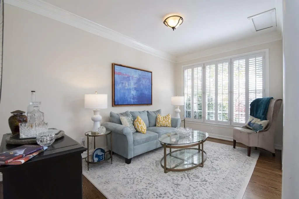 325 Ledgemont Court, Atlanta, Georgia 30342, 5 Bedrooms Bedrooms, ,4 BathroomsBathrooms,Residential,Sold,325 Ledgemont Court,6093201