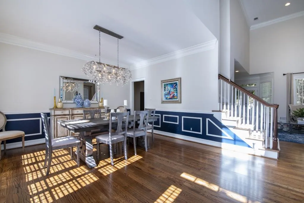 325 Ledgemont Court, Atlanta, Georgia 30342, 5 Bedrooms Bedrooms, ,4 BathroomsBathrooms,Residential,Sold,325 Ledgemont Court,6093201