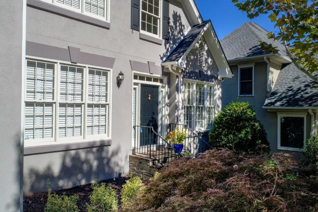 325 Ledgemont Court, Atlanta, Georgia 30342, 5 Bedrooms Bedrooms, ,4 BathroomsBathrooms,Residential,Sold,325 Ledgemont Court,6093201
