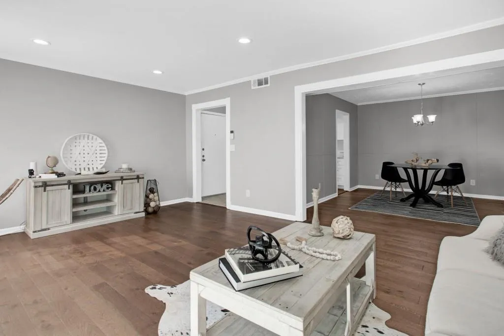 6851 Roswell Road Unit J-3, Sandy Springs, Georgia 30328, 2 Bedrooms Bedrooms, ,2 BathroomsBathrooms,Residential,Sold,6851 Roswell Road Unit J-3,7136708