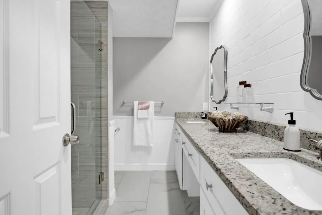 6851 Roswell Road Unit J-3, Sandy Springs, Georgia 30328, 2 Bedrooms Bedrooms, ,2 BathroomsBathrooms,Residential,Sold,6851 Roswell Road Unit J-3,7136708