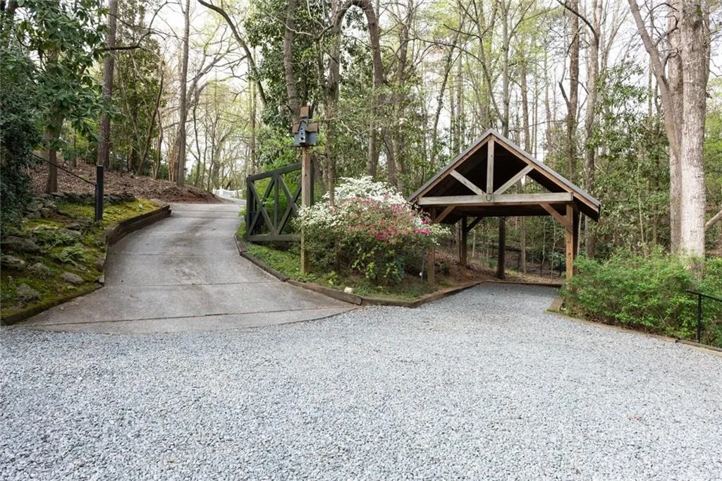3391 Ridgewood Road Nw, Atlanta, Georgia 30327, 4 Bedrooms Bedrooms, 0 ,2 BathroomsBathrooms,Residential,For Sale,3391 Ridgewood Road Nw,7749191
