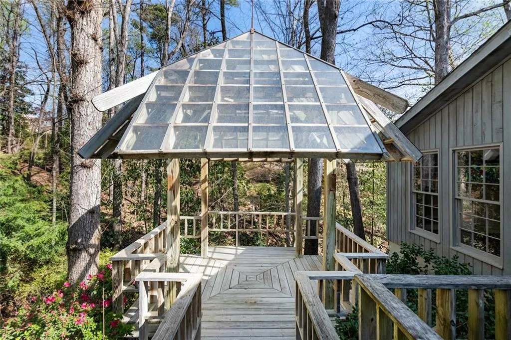 3391 Ridgewood Road Nw, Atlanta, Georgia 30327, 4 Bedrooms Bedrooms, 0 ,2 BathroomsBathrooms,Residential,For Sale,3391 Ridgewood Road Nw,7749191
