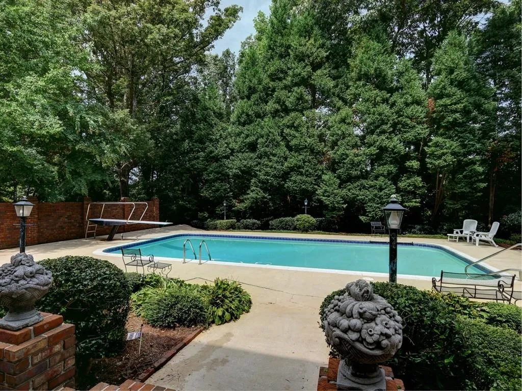 715 Fair Oaks Manor, Sandy Springs, Georgia 30327, 5 Bedrooms Bedrooms, ,4 BathroomsBathrooms,Residential,Sold,715 Fair Oaks Manor,5598036