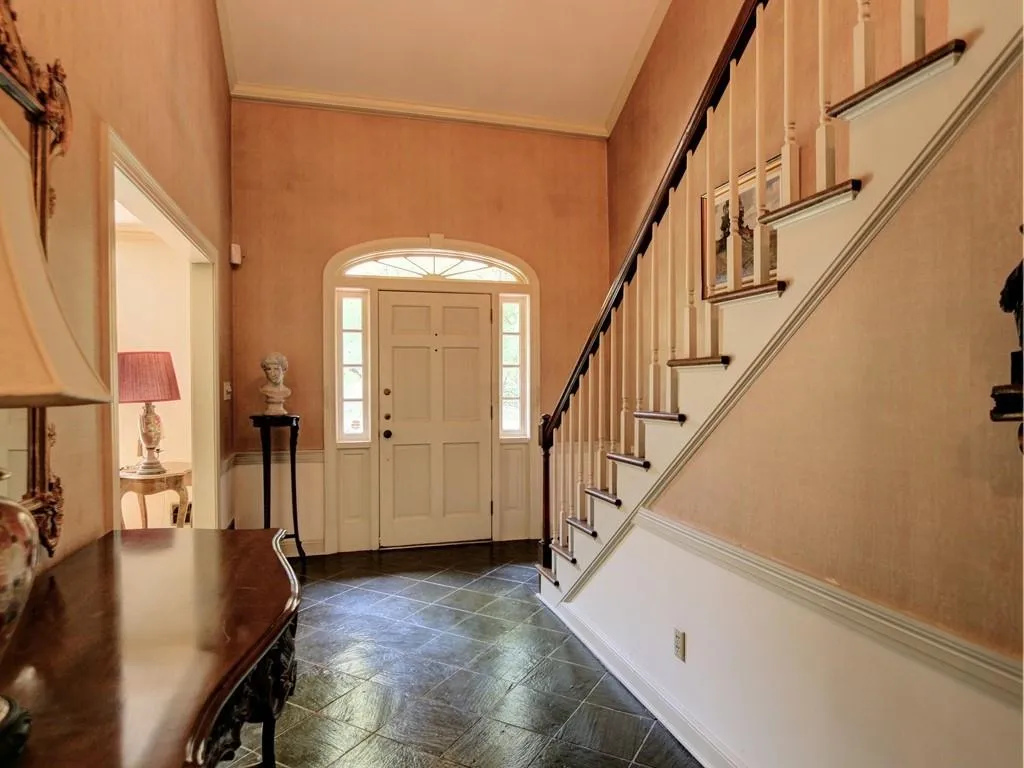 715 Fair Oaks Manor, Sandy Springs, Georgia 30327, 5 Bedrooms Bedrooms, ,4 BathroomsBathrooms,Residential,Sold,715 Fair Oaks Manor,5598036