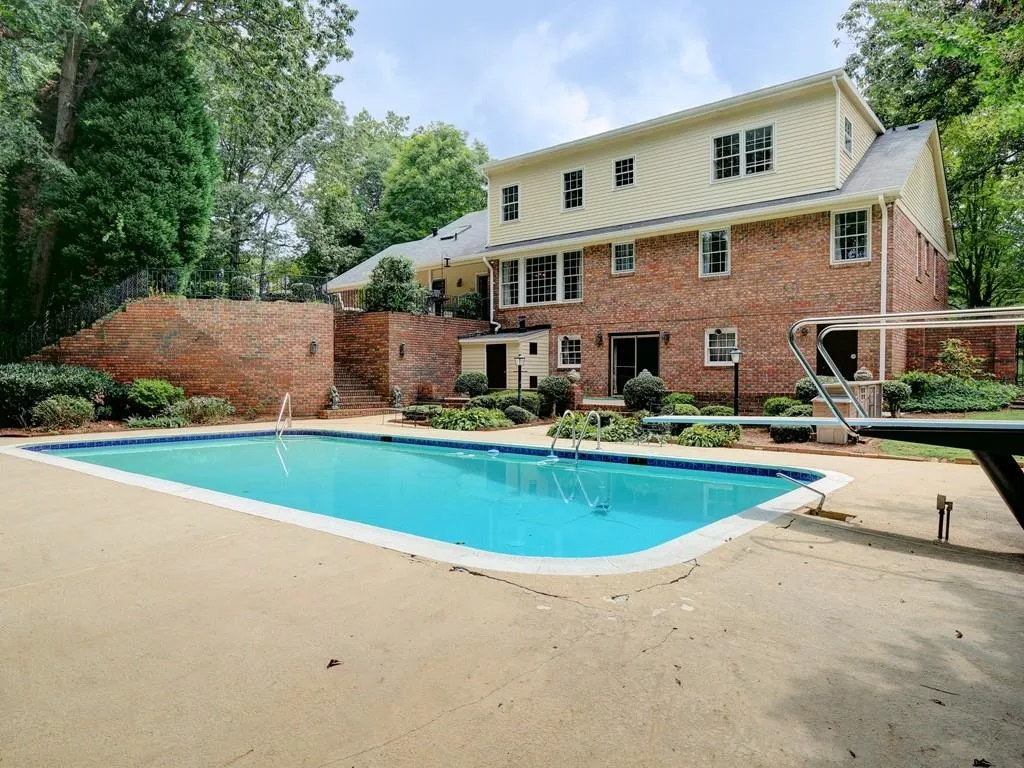 715 Fair Oaks Manor, Sandy Springs, Georgia 30327, 5 Bedrooms Bedrooms, ,4 BathroomsBathrooms,Residential,Sold,715 Fair Oaks Manor,5598036
