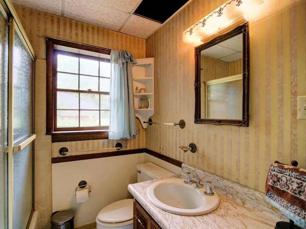 715 Fair Oaks Manor, Sandy Springs, Georgia 30327, 5 Bedrooms Bedrooms, ,4 BathroomsBathrooms,Residential,Sold,715 Fair Oaks Manor,5598036