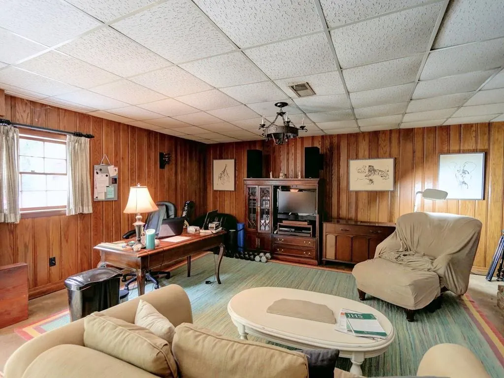 715 Fair Oaks Manor, Sandy Springs, Georgia 30327, 5 Bedrooms Bedrooms, ,4 BathroomsBathrooms,Residential,Sold,715 Fair Oaks Manor,5598036