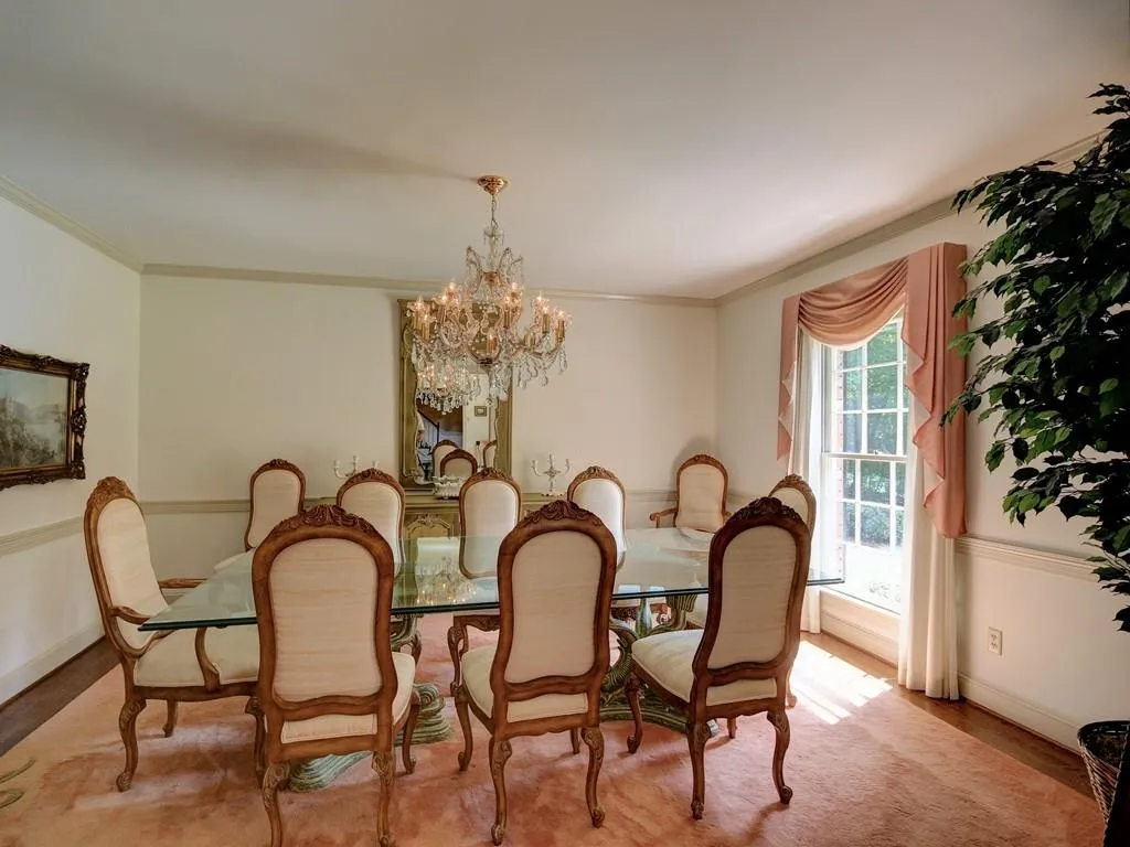 715 Fair Oaks Manor, Sandy Springs, Georgia 30327, 5 Bedrooms Bedrooms, ,4 BathroomsBathrooms,Residential,Sold,715 Fair Oaks Manor,5598036