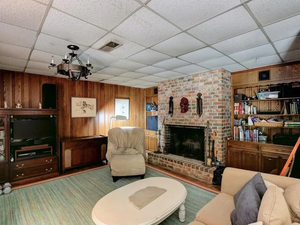 715 Fair Oaks Manor, Sandy Springs, Georgia 30327, 5 Bedrooms Bedrooms, ,4 BathroomsBathrooms,Residential,Sold,715 Fair Oaks Manor,5598036