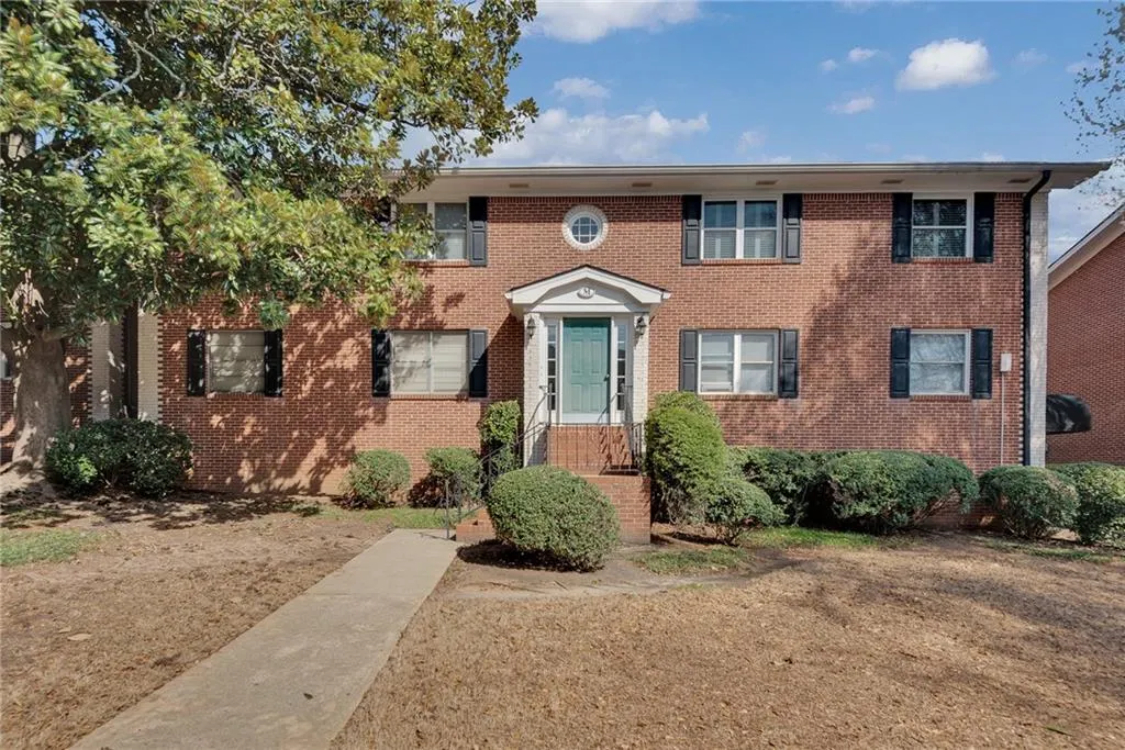 4282 Roswell Road Ne Unit M2, Atlanta, Georgia 30342, 2 Bedrooms Bedrooms, 0 ,2 BathroomsBathrooms,Residential,For Sale,4282 Roswell Road Ne Unit M2,7728019