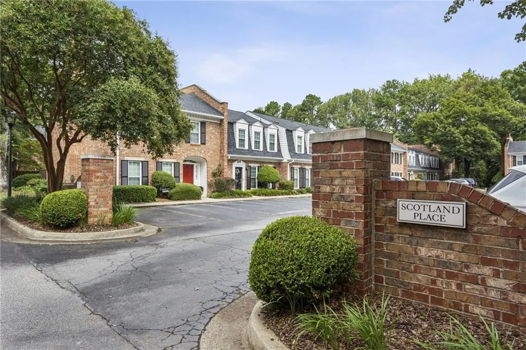 2 Scotland Place Nw, Atlanta, Georgia 30318, 2 Bedrooms Bedrooms, ,2 BathroomsBathrooms,Residential,For Sale,2 Scotland Place Nw,7628398