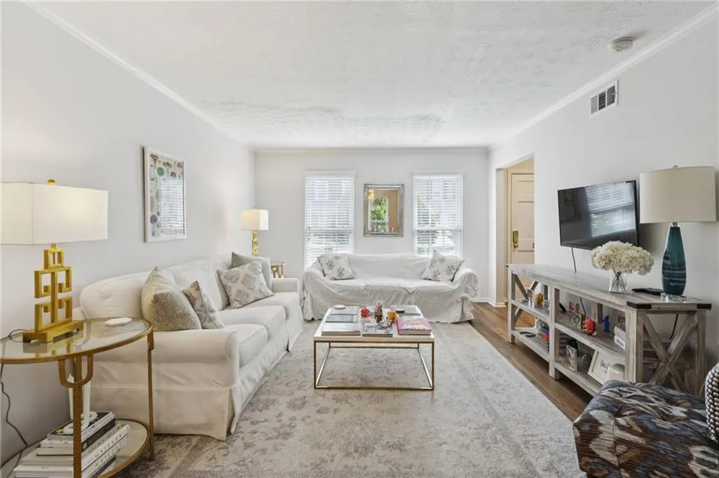 2 Scotland Place Nw, Atlanta, Georgia 30318, 2 Bedrooms Bedrooms, ,2 BathroomsBathrooms,Residential,For Sale,2 Scotland Place Nw,7628398