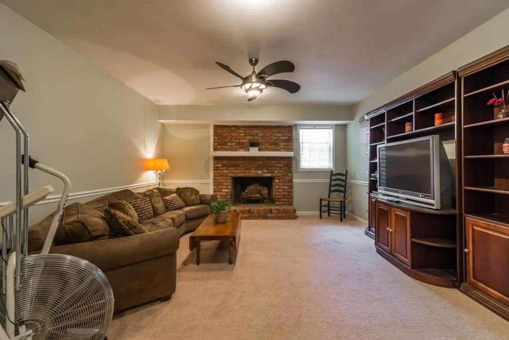 120 Old Campus Court, Sandy Springs, Georgia 30328, 5 Bedrooms Bedrooms, ,3 BathroomsBathrooms,Residential,Sold,120 Old Campus Court,5756015