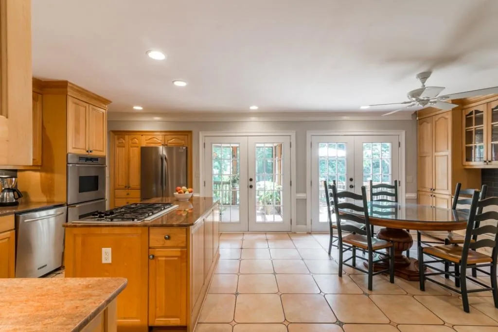 120 Old Campus Court, Sandy Springs, Georgia 30328, 5 Bedrooms Bedrooms, ,3 BathroomsBathrooms,Residential,Sold,120 Old Campus Court,5756015