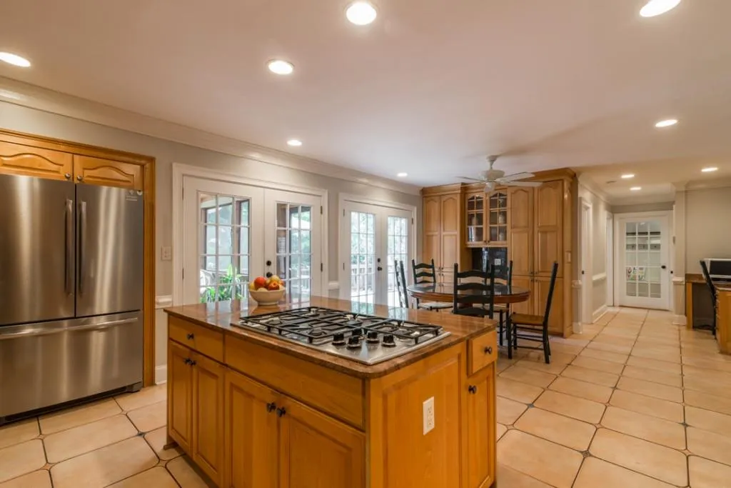 120 Old Campus Court, Sandy Springs, Georgia 30328, 5 Bedrooms Bedrooms, ,3 BathroomsBathrooms,Residential,Sold,120 Old Campus Court,5756015