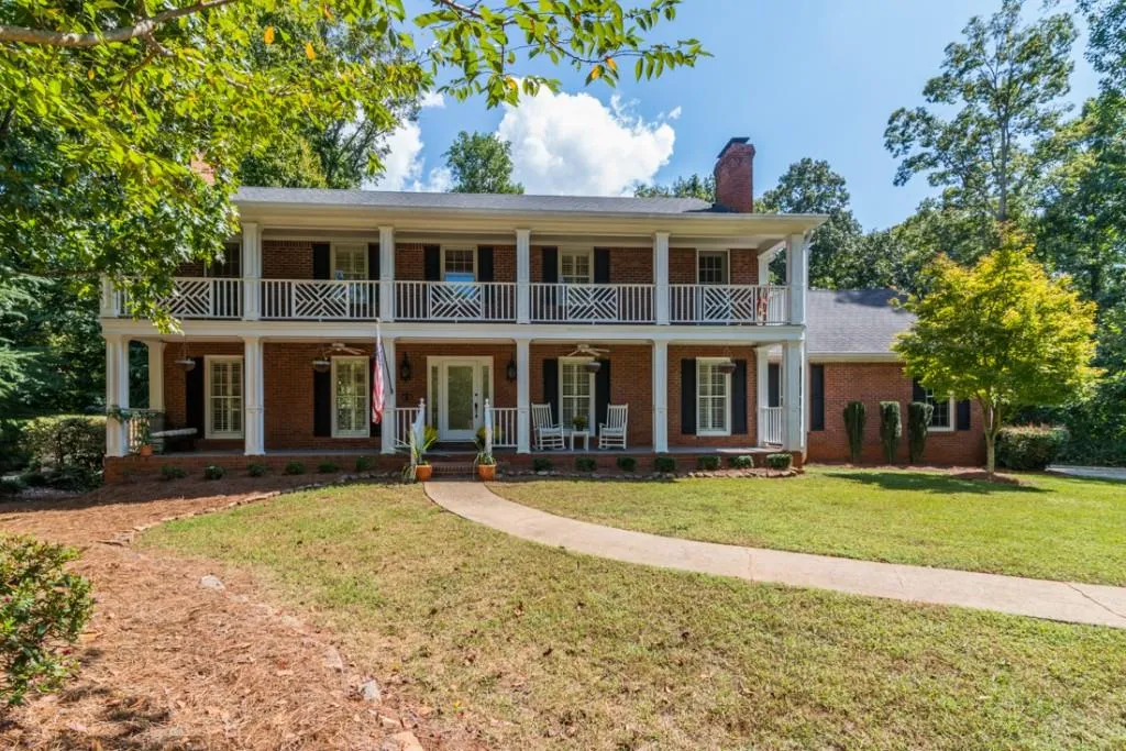 120 Old Campus Court, Sandy Springs, Georgia 30328, 5 Bedrooms Bedrooms, ,3 BathroomsBathrooms,Residential,Sold,120 Old Campus Court,5756015