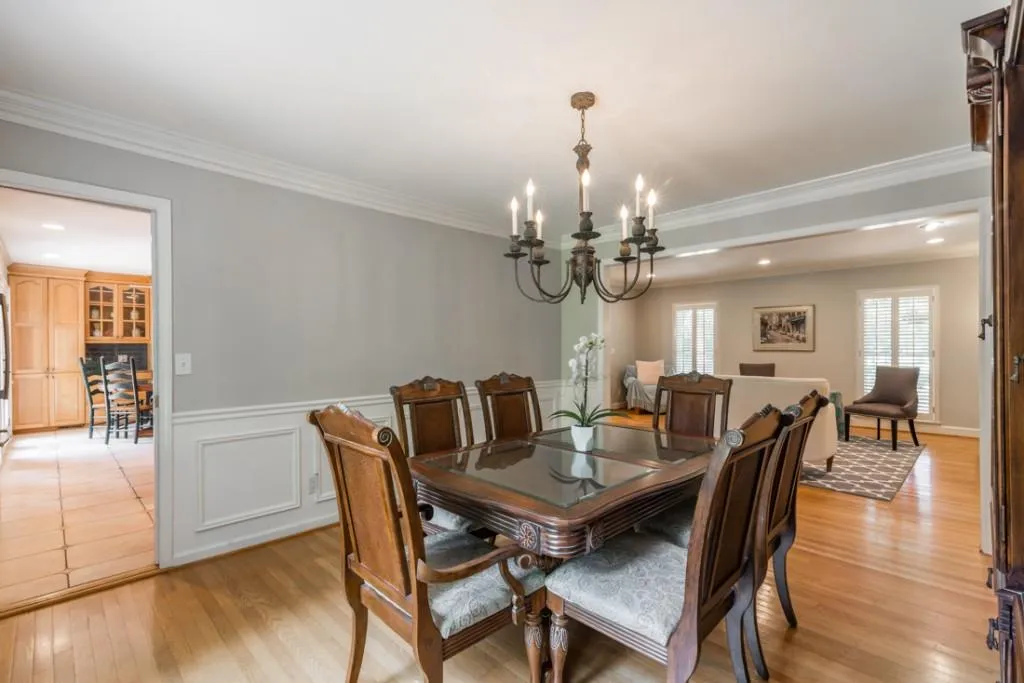 120 Old Campus Court, Sandy Springs, Georgia 30328, 5 Bedrooms Bedrooms, ,3 BathroomsBathrooms,Residential,Sold,120 Old Campus Court,5756015