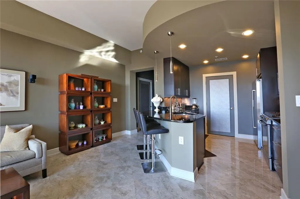222 12th Street Ne Unit 1904, Atlanta, Georgia 30309, 1 Bedroom Bedrooms, ,1 BathroomBathrooms,Residential,Sold,222 12th Street Ne Unit 1904,6012872