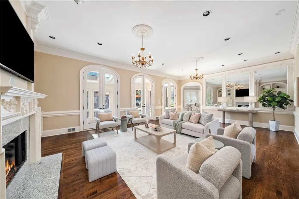820 Heards Ferry Road, Atlanta, Georgia 30328, 6 Bedrooms Bedrooms, ,8 BathroomsBathrooms,Residential,For Sale,820 Heards Ferry Road,7736191