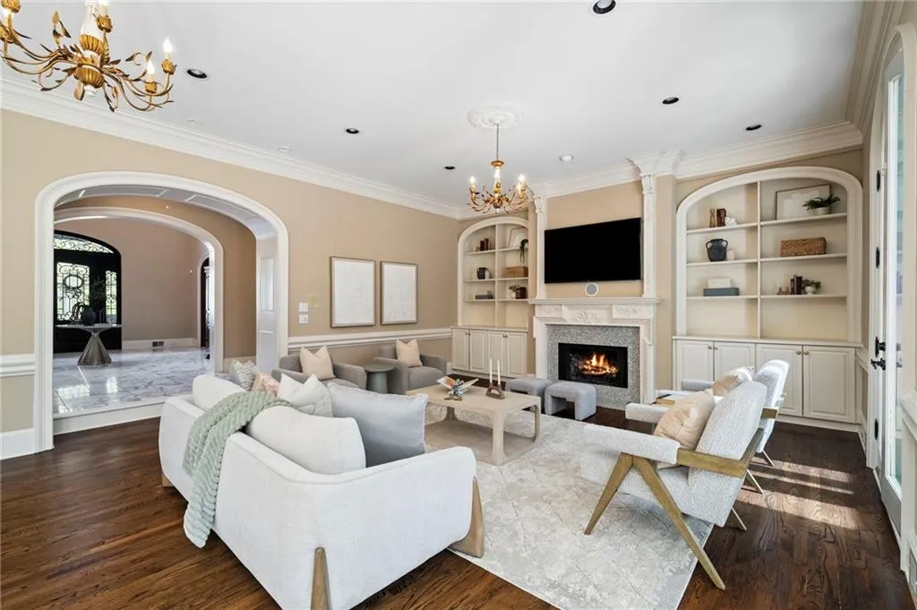 820 Heards Ferry Road, Atlanta, Georgia 30328, 6 Bedrooms Bedrooms, ,8 BathroomsBathrooms,Residential,For Sale,820 Heards Ferry Road,7736191