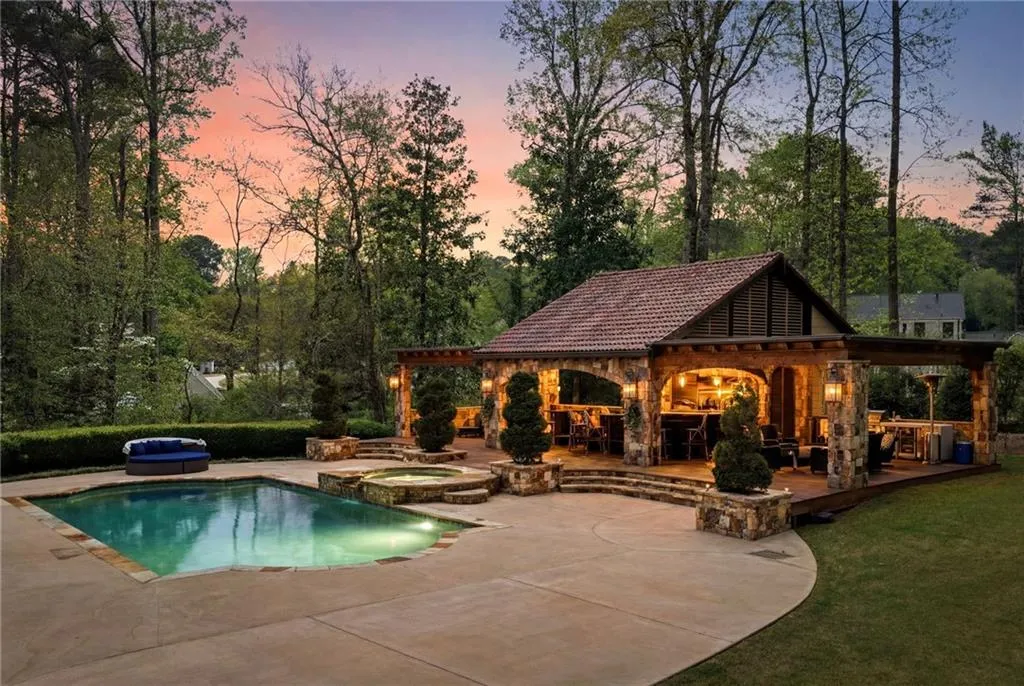 820 Heards Ferry Road, Atlanta, Georgia 30328, 6 Bedrooms Bedrooms, ,8 BathroomsBathrooms,Residential,For Sale,820 Heards Ferry Road,7736191