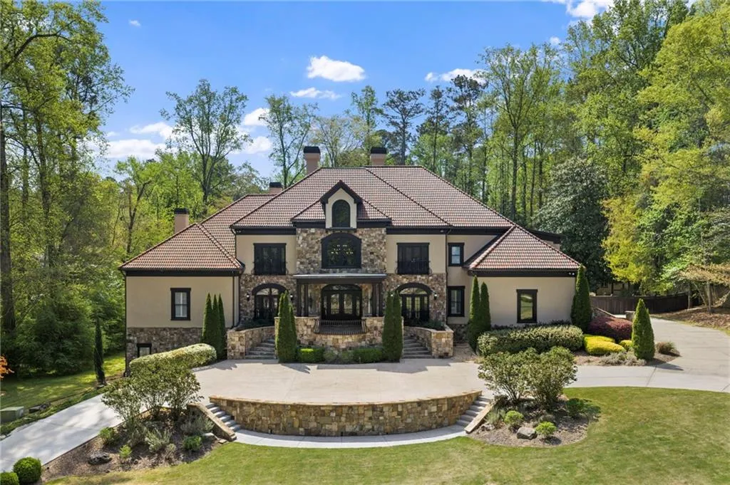 820 Heards Ferry Road, Atlanta, Georgia 30328, 6 Bedrooms Bedrooms, ,8 BathroomsBathrooms,Residential,For Sale,820 Heards Ferry Road,7736191