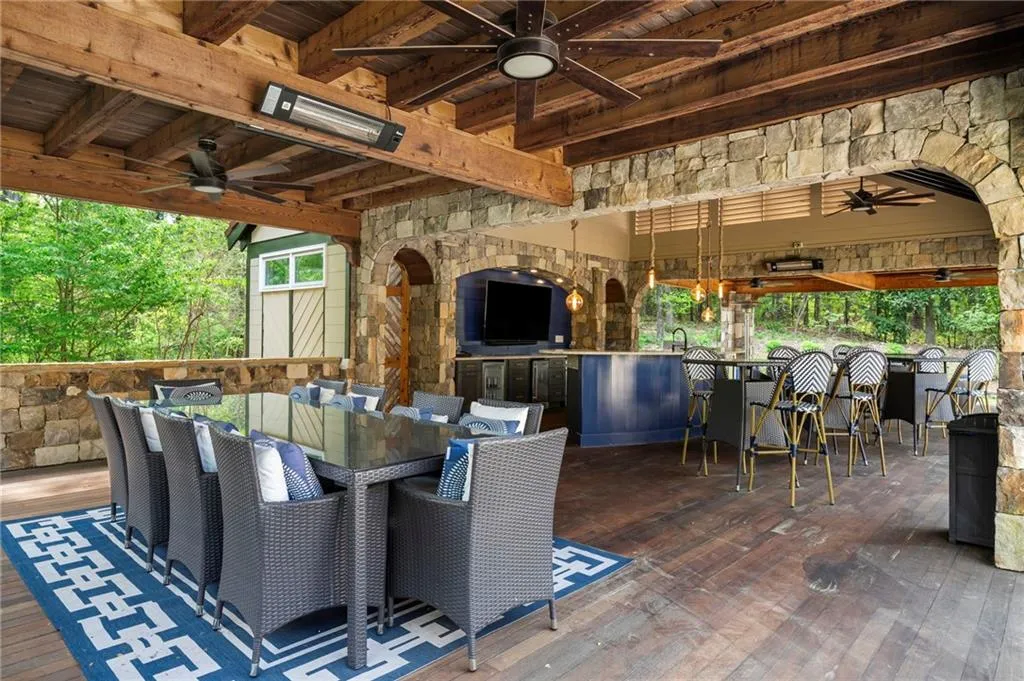 820 Heards Ferry Road, Atlanta, Georgia 30328, 6 Bedrooms Bedrooms, ,8 BathroomsBathrooms,Residential,For Sale,820 Heards Ferry Road,7736191