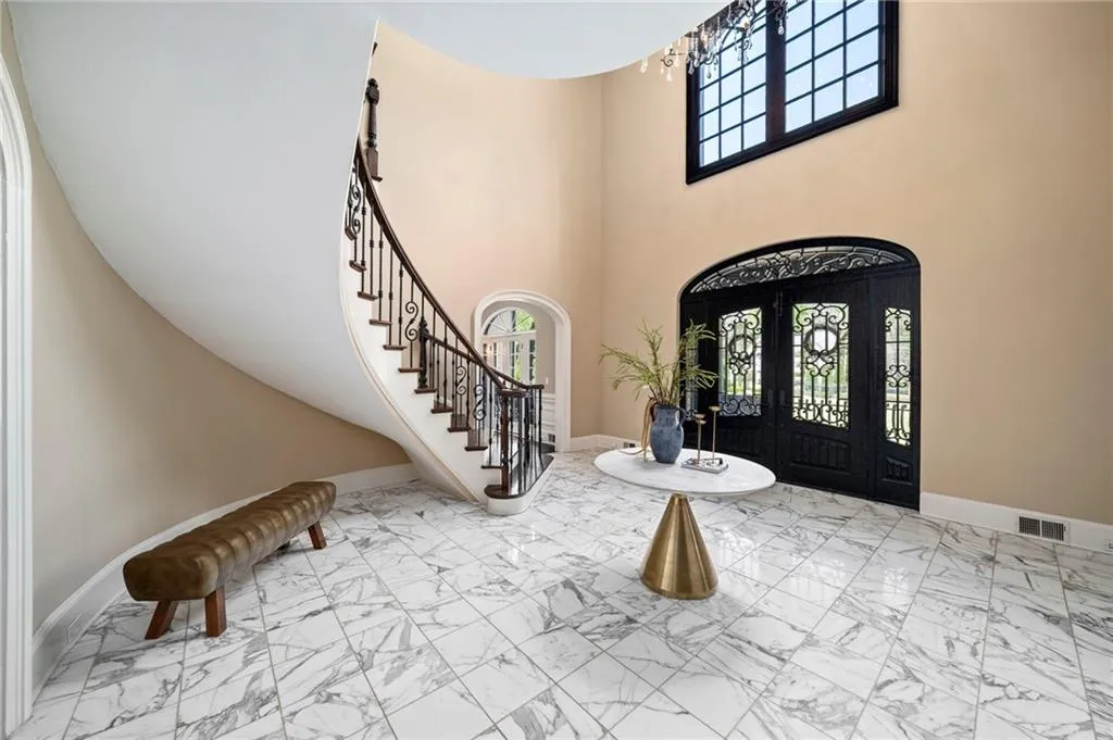 820 Heards Ferry Road, Atlanta, Georgia 30328, 6 Bedrooms Bedrooms, ,8 BathroomsBathrooms,Residential,For Sale,820 Heards Ferry Road,7736191