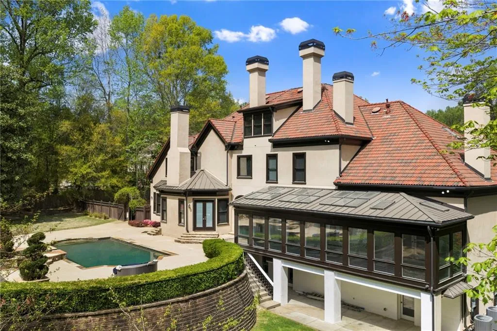 820 Heards Ferry Road, Atlanta, Georgia 30328, 6 Bedrooms Bedrooms, ,8 BathroomsBathrooms,Residential,For Sale,820 Heards Ferry Road,7736191