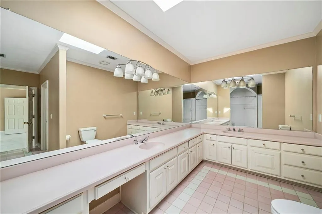 820 Heards Ferry Road, Atlanta, Georgia 30328, 6 Bedrooms Bedrooms, ,8 BathroomsBathrooms,Residential,For Sale,820 Heards Ferry Road,7736191