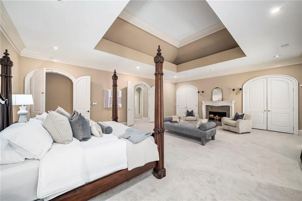 820 Heards Ferry Road, Atlanta, Georgia 30328, 6 Bedrooms Bedrooms, ,8 BathroomsBathrooms,Residential,For Sale,820 Heards Ferry Road,7736191