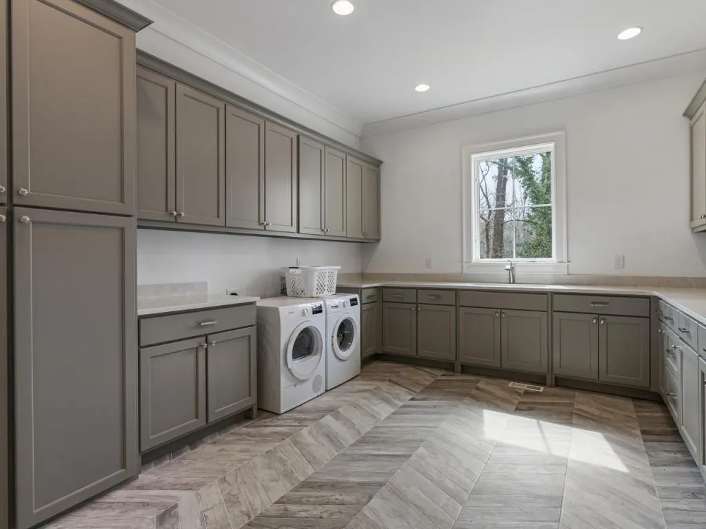 5315 Riverview Road, Atlanta, Georgia 30327, 5 Bedrooms Bedrooms, ,5 BathroomsBathrooms,Residential,Sold,5315 Riverview Road,6732449