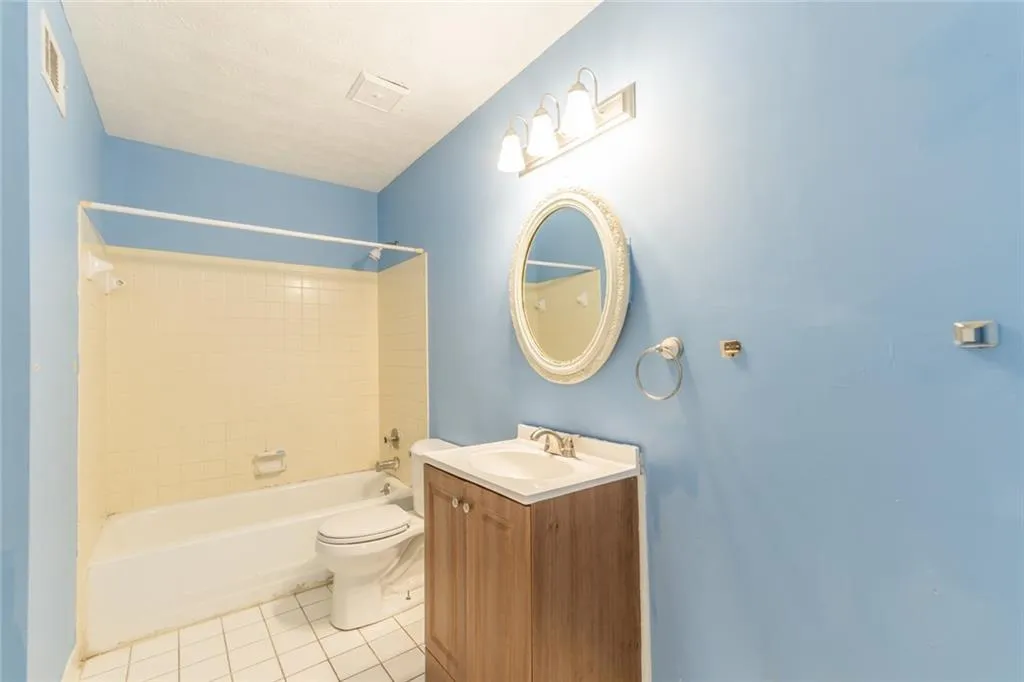 320 Winding River Drive Unit C, Sandy Springs, Georgia 30350, 2 Bedrooms Bedrooms, ,2 BathroomsBathrooms,Residential,Sold,320 Winding River Drive Unit C,6784735