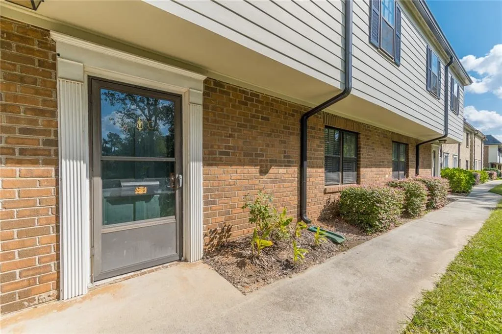 320 Winding River Drive Unit C, Sandy Springs, Georgia 30350, 2 Bedrooms Bedrooms, ,2 BathroomsBathrooms,Residential,Sold,320 Winding River Drive Unit C,6784735