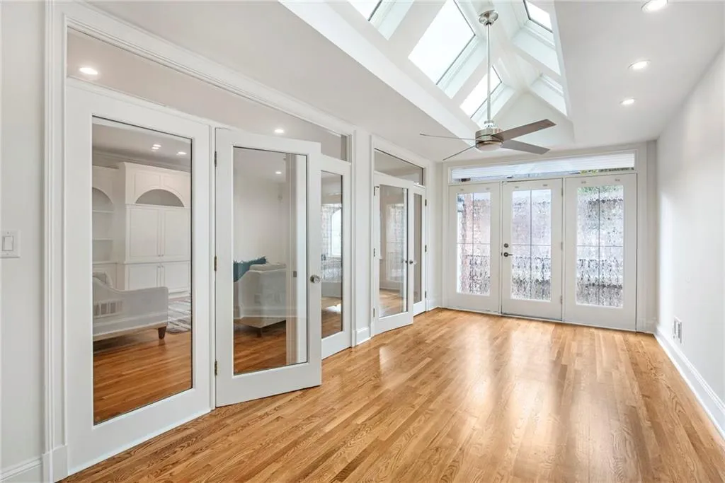 3685 Peachtree Road Ne Unit 10, Atlanta, Georgia 30319, 4 Bedrooms Bedrooms, 0 ,3 BathroomsBathrooms,Residential,For Sale,3685 Peachtree Road Ne Unit 10,7741541