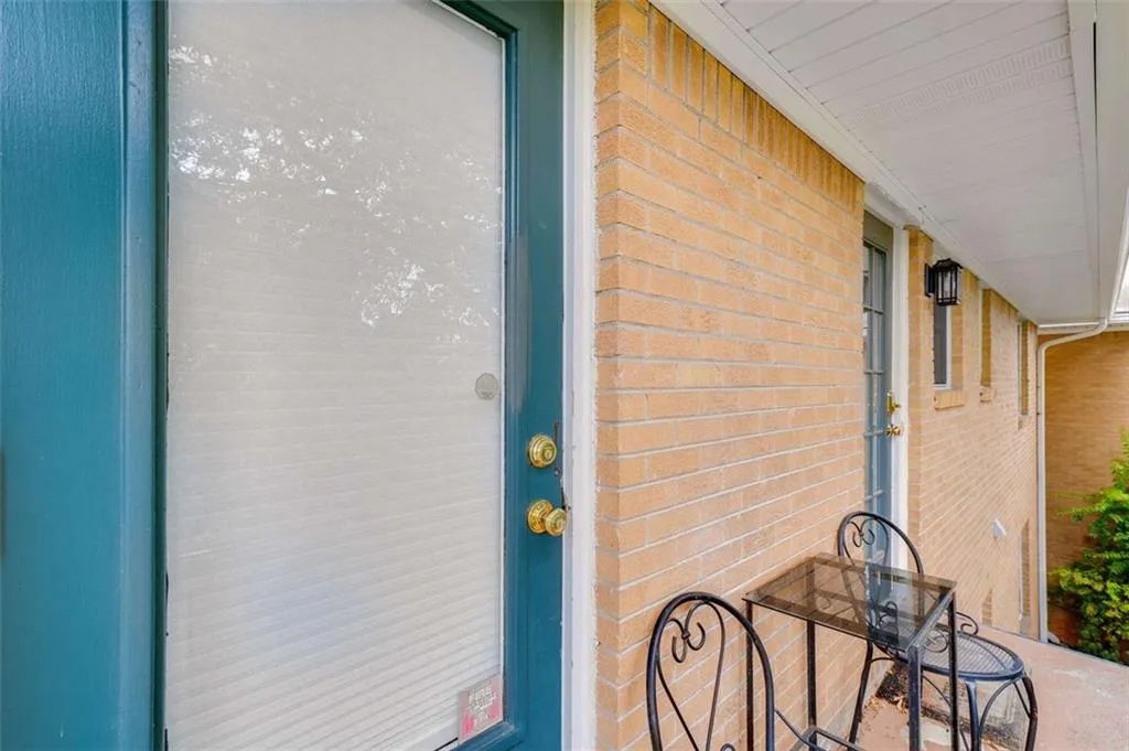 3510 Roswell Road Nw Unit M4, Atlanta, Georgia 30305, 2 Bedrooms Bedrooms, 0 ,2 BathroomsBathrooms,Residential,For Sale,3510 Roswell Road Nw Unit M4,7744882
