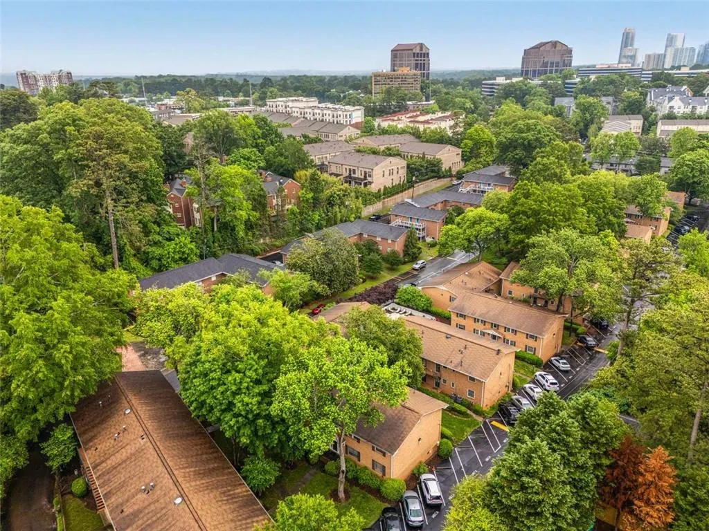 3510 Roswell Road Nw Unit M4, Atlanta, Georgia 30305, 2 Bedrooms Bedrooms, 0 ,2 BathroomsBathrooms,Residential,For Sale,3510 Roswell Road Nw Unit M4,7744882