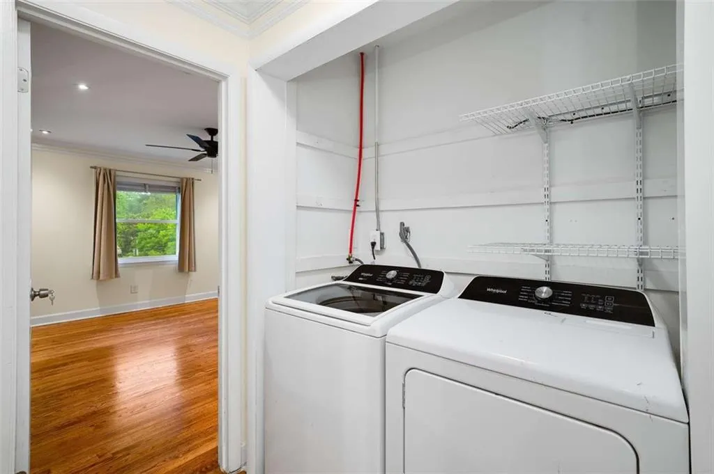 3510 Roswell Road Nw Unit M4, Atlanta, Georgia 30305, 2 Bedrooms Bedrooms, 0 ,2 BathroomsBathrooms,Residential,For Sale,3510 Roswell Road Nw Unit M4,7744882