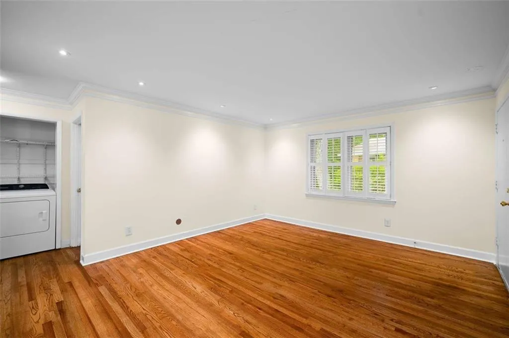 3510 Roswell Road Nw Unit M4, Atlanta, Georgia 30305, 2 Bedrooms Bedrooms, 0 ,2 BathroomsBathrooms,Residential,For Sale,3510 Roswell Road Nw Unit M4,7744882