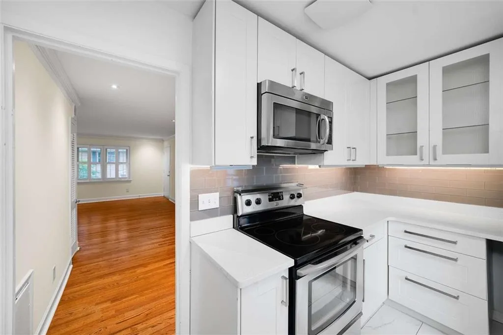 3510 Roswell Road Nw Unit M4, Atlanta, Georgia 30305, 2 Bedrooms Bedrooms, 0 ,2 BathroomsBathrooms,Residential,For Sale,3510 Roswell Road Nw Unit M4,7744882
