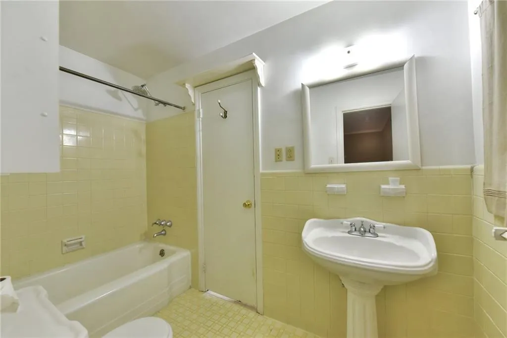 640 Patrick Place, Atlanta, Georgia 30328, 3 Bedrooms Bedrooms, ,2 BathroomsBathrooms,Residential,Sold,640 Patrick Place,6079729 640 Patrick Place, Atlanta, Georgia 30328, 3 Bedrooms Bedrooms, ,2 BathroomsBathrooms,Residential,Sold,640 Patrick Place,6079729